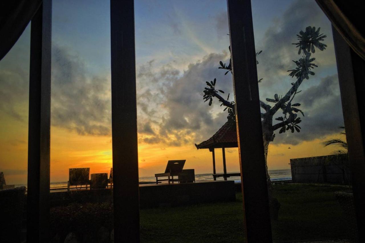 Cave Beach Bungalow Semaya Exterior foto